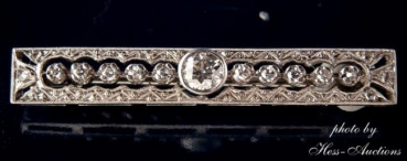 Brosche mit Diamanten, 585/000 WG, mit Altschliff-Diamant