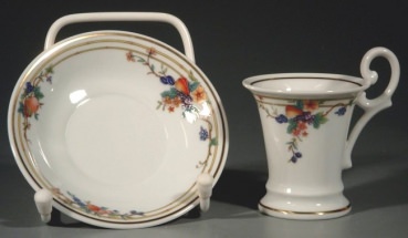WEIMAR Hochhenkeltasse, Fruchtdekor