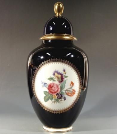 REICHENBACH grosse Deckelvase, Kobalt mit Blumen