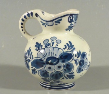 DELFT kleiner Krug, Gie�er, Blaumalerei