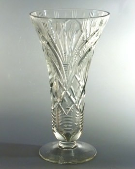 Kristall Blumenvase in Trompetenform, geschliffenes Dekor