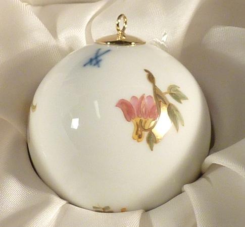 MEISSEN Miniatur-Kugel Florale Ranke