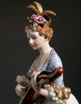 Gro�e Porzellanfigur musizierende Dame