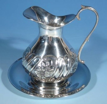Giesser / Krug auf Tablett, 900er Silber