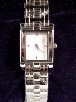 Oskar Emil Damenarmbanduhr, Modell Classic