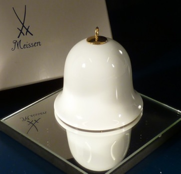 MEISSEN Weihnachtsset Kugel Stechpalme und 2 Glocken wei�
