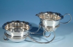 Milchgie�er und Zuckerschale im Gestell, 900er Silber