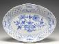 Preview: ovale Durchbruchschale, Meissen, 20. Jh., Zwiebelmuster, 28 x 20,5 cm