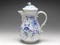Preview: Kaffeekanne, Kanne, Meissen, 20. Jh., Zwiebelmuster, H: 23 cm, V: 1,2 l.