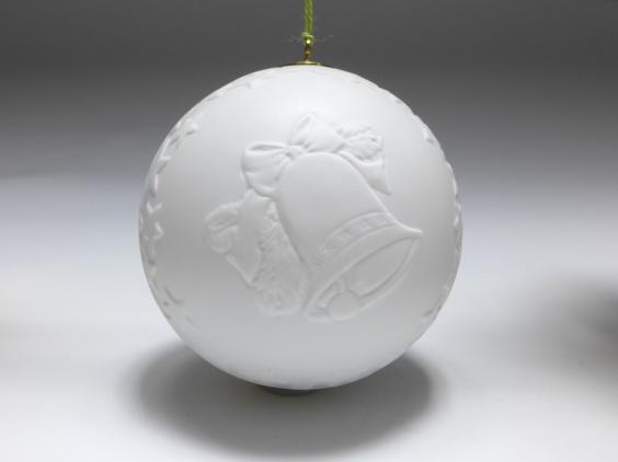 Kugel Engel, Weihnachtskugel, Meissen, weiß, D: 7 cm