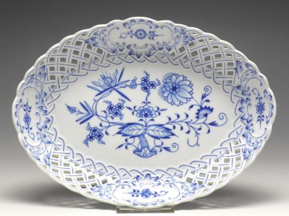 ovale Durchbruchschale, Meissen, 20. Jh., Zwiebelmuster, 28 x 20,5 cm