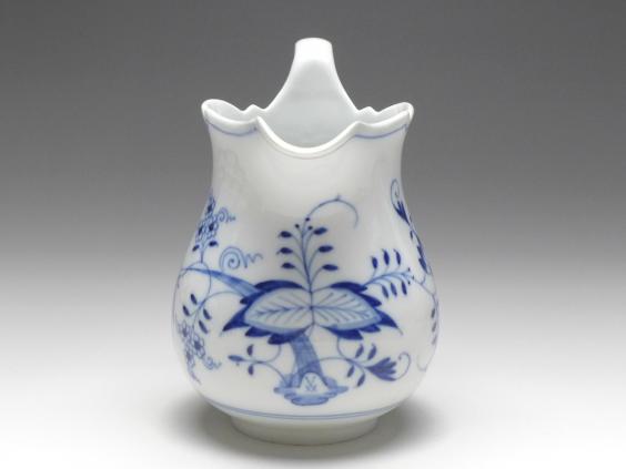 Giesser, Milchgießer, Meissen, 20. Jh., Zwiebelmuster, H: 13 cm, V: 0,4 l.