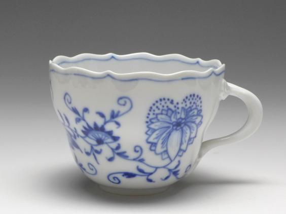 Kaffeeobertasse, Tasse kpl., Meissen, 20. Jh., Zwiebelmuster, V: 0,2 l.