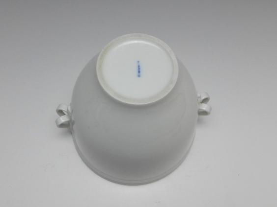 Blumentopf, Übertopf, KPM Berlin, weiß glasiert, H: 11,5 cm