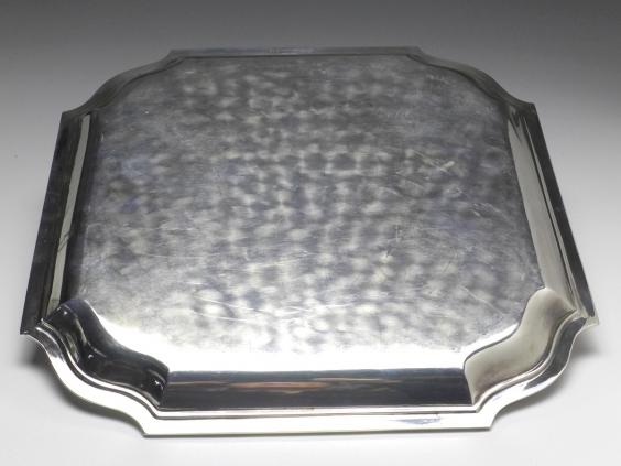 großes Tablett mit getrepptem Rand, 835er Silber, 28,5x28,5 cm, 609 g