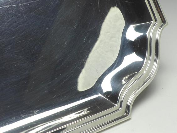 großes Tablett mit getrepptem Rand, 835er Silber, 28,5x28,5 cm, 609 g