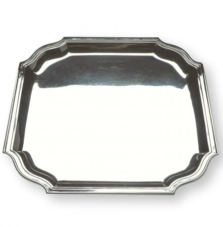 großes Tablett mit getrepptem Rand, 835er Silber, 28,5x28,5 cm, 609 g