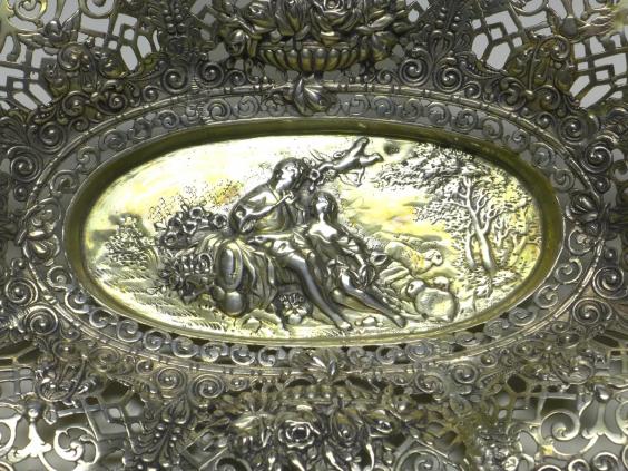 ovale Schale mit Paar, Rosendekor und Durchbruchrand, 800er Silber, 4 x 27 x 16,5 cm, 251 g