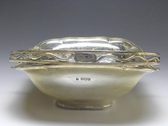 eckige Schale mit Henkel, England, TB&S, Sheffield, 1916, 925er Silber, 23,5 x 18 cm, 387 g