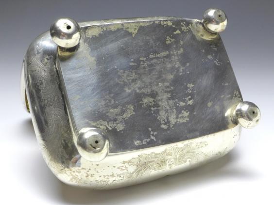 Zuckerdose, Deckeldose auf 4 Kugelfüßen, vor 1888, 12 Lot (750er) Silber, florales Dekor, 15,5x11,5x9 cm, 320 g