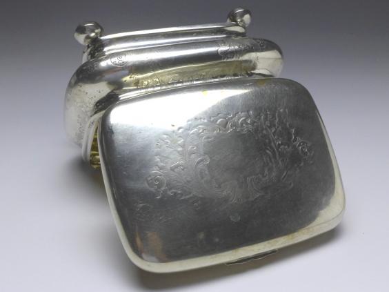 Zuckerdose, Deckeldose auf 4 Kugelfüßen, vor 1888, 12 Lot (750er) Silber, florales Dekor, 15,5x11,5x9 cm, 320 g