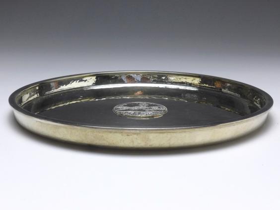 Silbertablett | Münzteller mit Ausbeutethaler, Braunschweig-Wolfenbüttel, Die Grube Cronenburgsglück, 925er Silber, D: 19 cm, 347 g