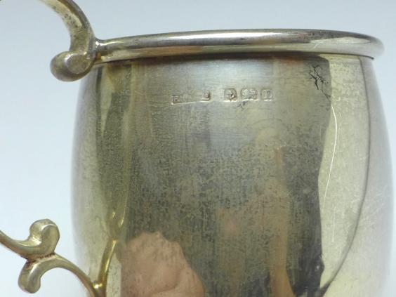 Becher mit Henkel, Birmingham, 1928, 925er Sterling Silber, H: 7,3 cm, 43 g