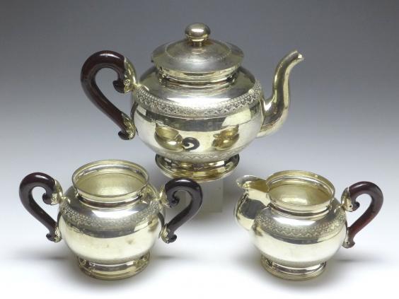 Teekern, Tee-Set 3-teilig, Teekanne, Zuckerschale, Gießer, 835 Silber, zus. 981 g