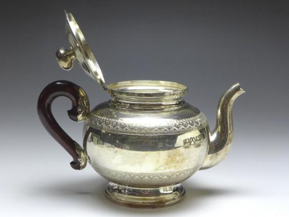 Teekern, Tee-Set 3-teilig, Teekanne, Zuckerschale, Gießer, 835 Silber, zus. 981 g