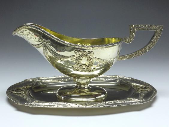 große prunkvolle Sauciere mit Unterschale, Historismus um 1890, 800er Silber, B: 27 cm, 613 g