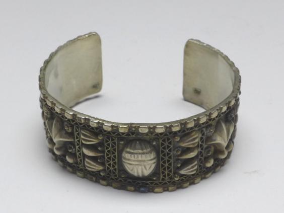 Armspange, mit verschiedenen Ornamenten, 835er Silber, D: 60 mm, 34 g