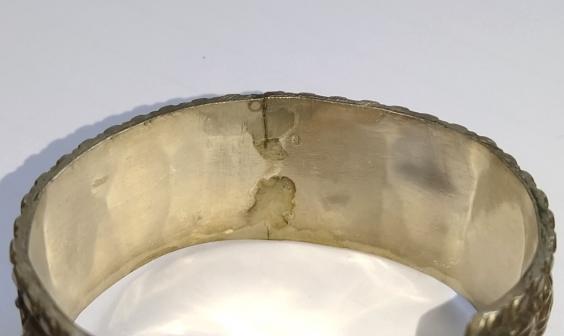 Armspange, mit verschiedenen Ornamenten, 835er Silber, D: 60 mm, 34 g