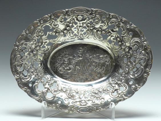 ovale Schale, Konfektschale, Rosendekor und Durchbruchrand, 800er Silber, 16,7 x 12,7 cm, 125 g