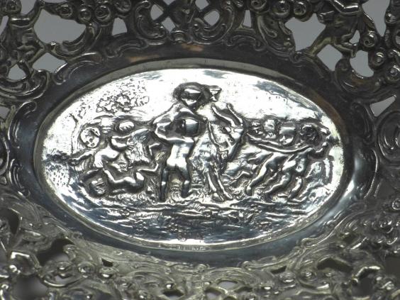 ovale Schale, Konfektschale, Rosendekor und Durchbruchrand, 800er Silber, 16,7 x 12,7 cm, 125 g