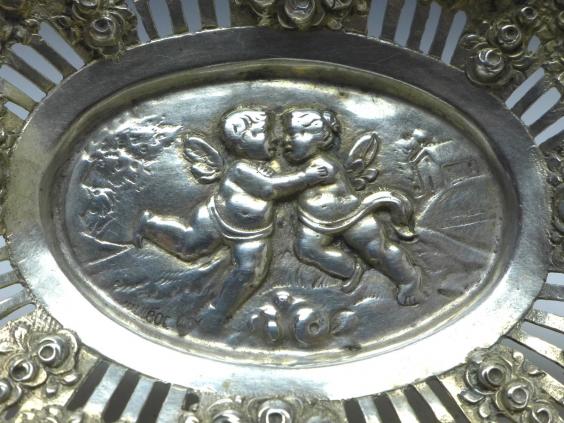 ovale Schale mit Henkel, Amoretten, Rosendekor und Durchbruchrand, 800er Silber, 11,5 x 10 cm, 63 g