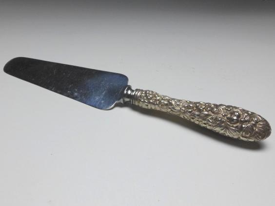 Tortenheber, Dekor Repoussé, Griff 925er Sterling Silber, The Stieff Co., USA, L: 25 cm