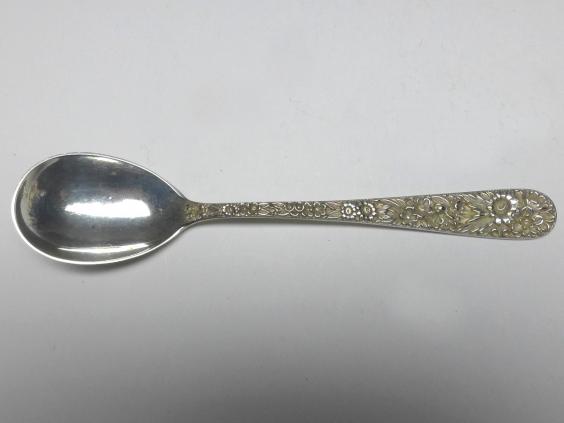 Löffel, Teelöffel, Kaffeelöffel, Dekor Repoussé, Griff 925er Sterling Silber, S. Kirk & Son, USA, L: 13,6 cm