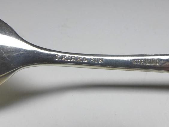 Löffel, Teelöffel, Kaffeelöffel, Dekor Repoussé, Griff 925er Sterling Silber, S. Kirk & Son, USA, L: 13,6 cm