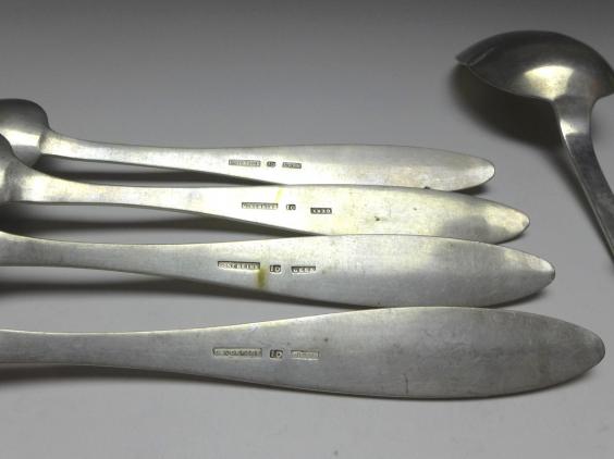 Set 5 alte Löffel: 1x Beilagelöffel, 4x Suppenlöffel, Esslöffel, 12 Lot | 10 Lot Silber, L: 28 / 22,5 cm