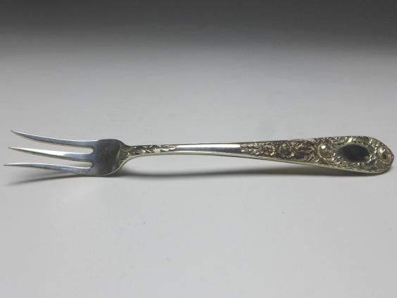 Aufschnittgabel, kleine Gabel, Dekor Rosen, 925er Sterling Silber, S. Kirk & Son, USA, L: 14,5 cm