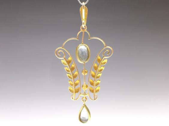 antiker Anhänger mit Steinen und Perlchen, 625er Gold, ~1900