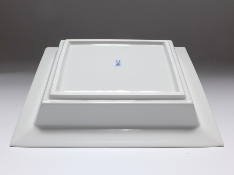 Vide-poche, Meissen, Relief Drache weiß, 21 x 19 cm