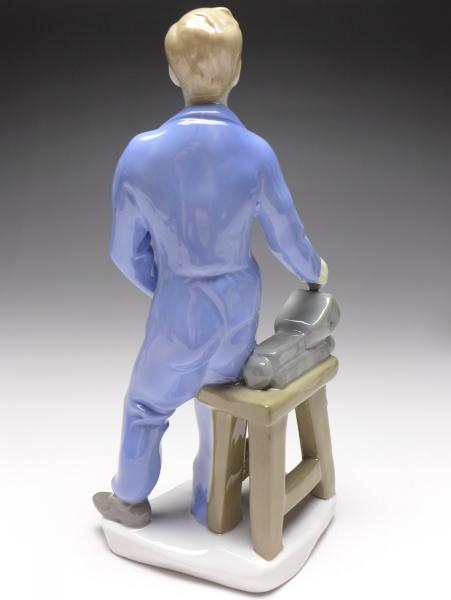 Porzellanfigur Handwerker Schlosser, Gräfenthal Thüringen, H: 24 cm