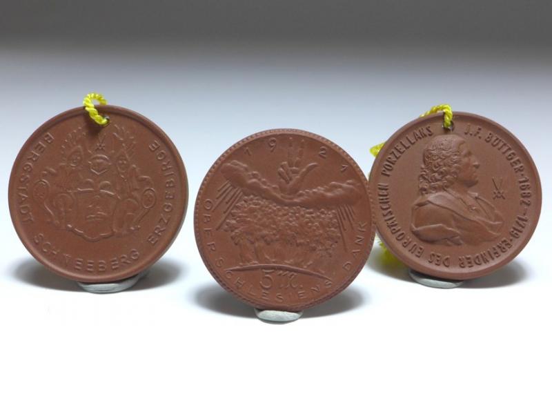 3x Plakette, Anhänger, Meissen, Böttgersteinzeug