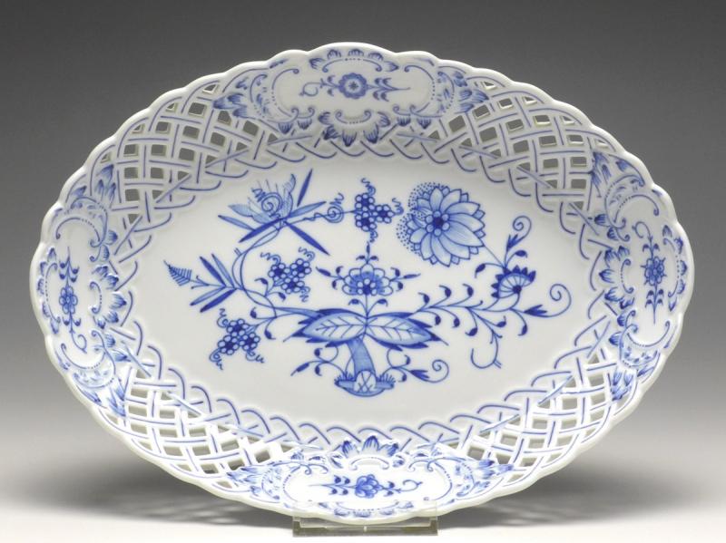 ovale Durchbruchschale, Meissen, 20. Jh., Zwiebelmuster, 28 x 20,5 cm