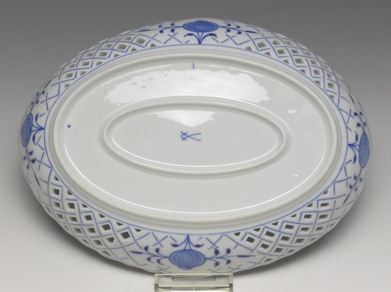 ovale Durchbruchschale, Meissen, 20. Jh., Zwiebelmuster, 28 x 20,5 cm
