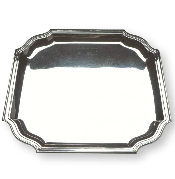 großes Tablett mit getrepptem Rand, 835er Silber, 28,5x28,5 cm, 609 g
