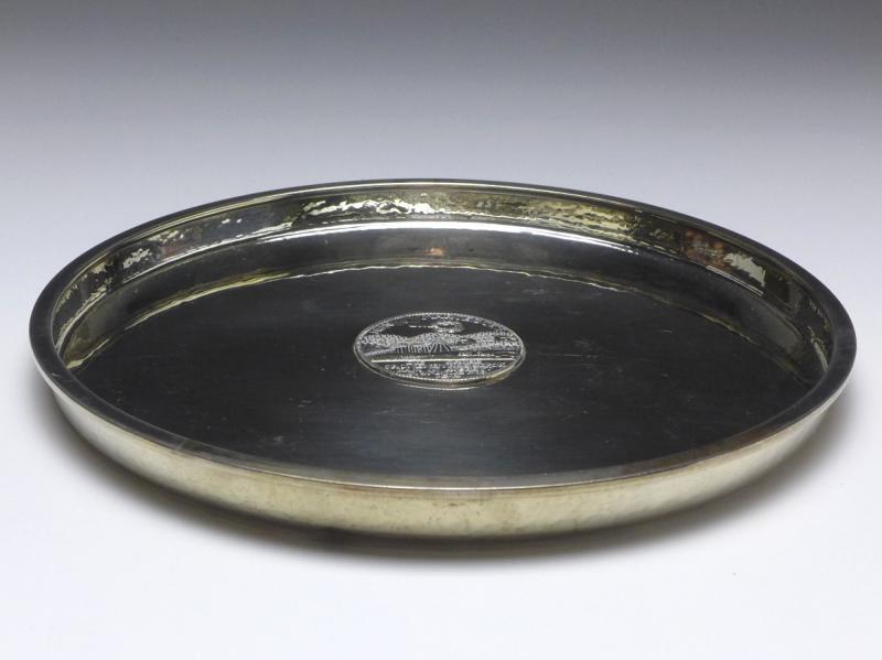 Silbertablett | Münzteller mit Ausbeutethaler, Braunschweig-Wolfenbüttel, Die Grube Cronenburgsglück, 925er Silber, D: 19 cm, 347 g