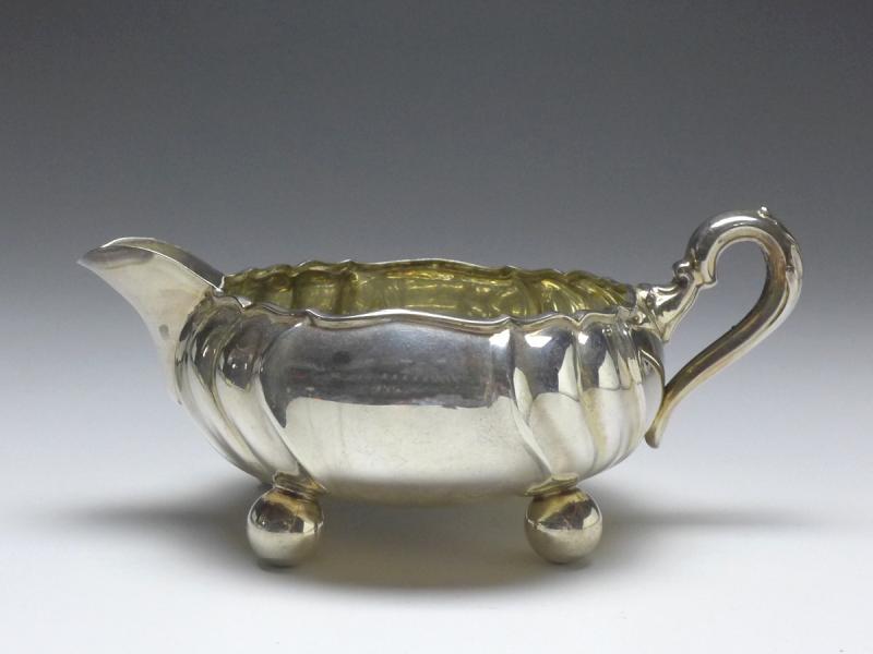 Sahnegießer Barockform, Gebr. Deyhl, Schwäbisch Gmünd, 830er Silber, 93 g