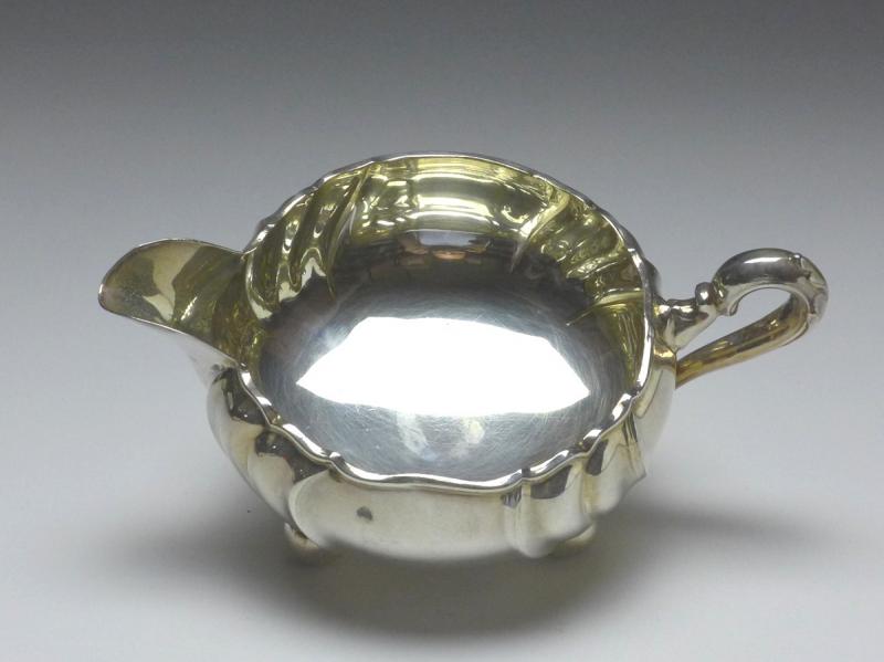 Sahnegießer Barockform, Gebr. Deyhl, Schwäbisch Gmünd, 830er Silber, 93 g